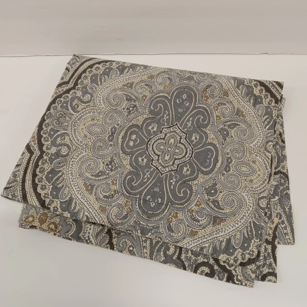 Pottery Barn Gray Paisley Medallion Standard Pillowcase Shams *Pair*